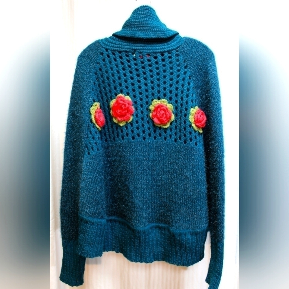 MICHELLE Hilmark Handmade Unique Green Poncho - Picture 4 of 4